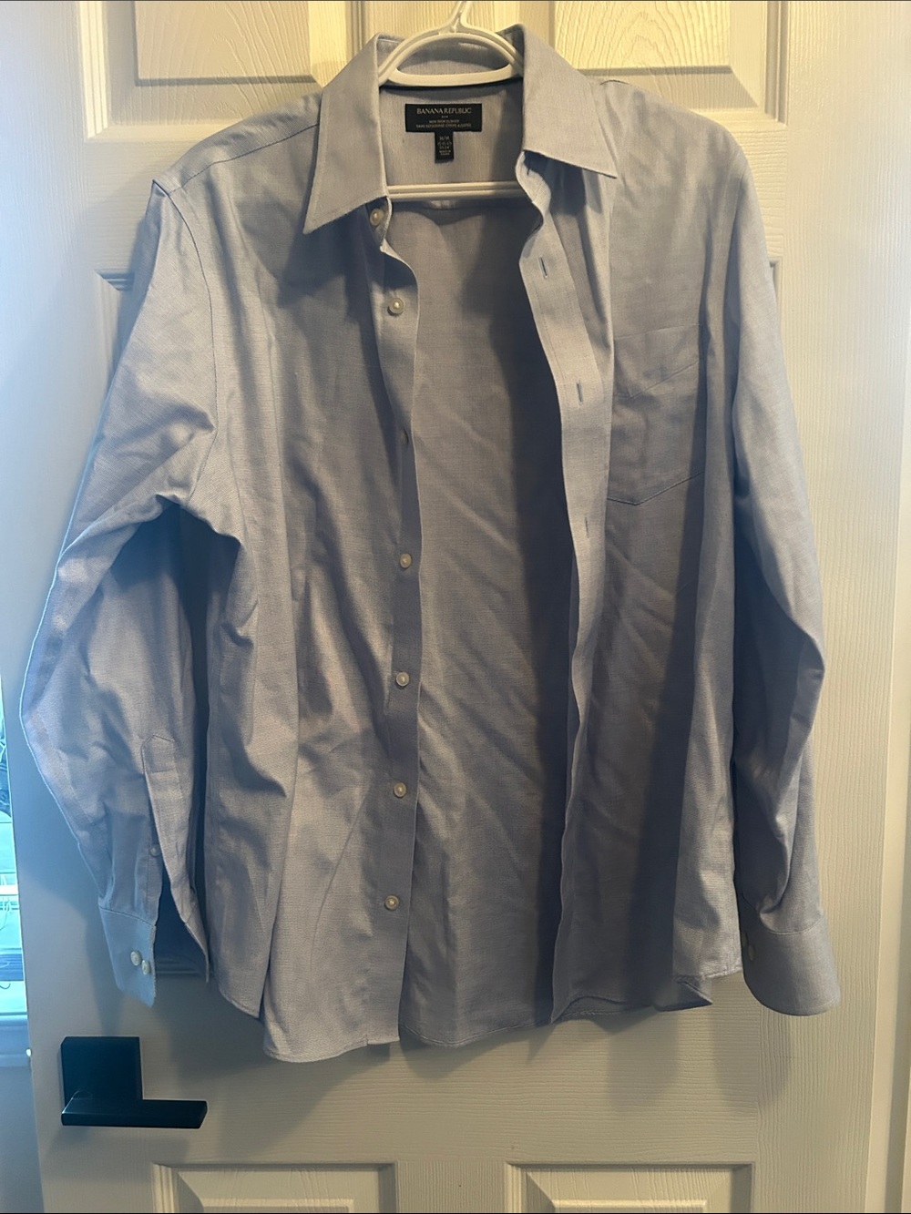Banana Republic Men's Light Blue Button-Down Dress Shirt